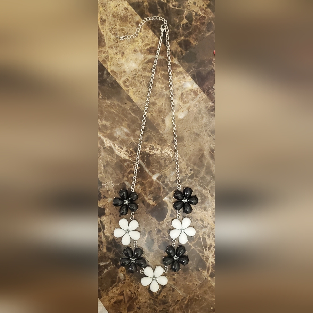 Elegant Black and White Floral Necklace